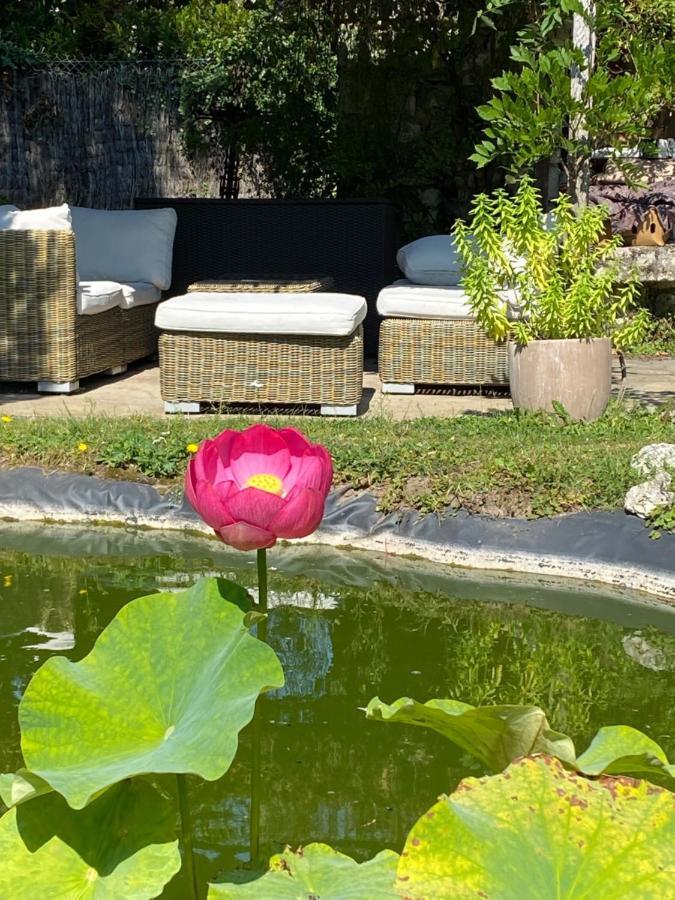 Une Vie En Rose Pressagny l'Orgueilleux Екстер'єр фото