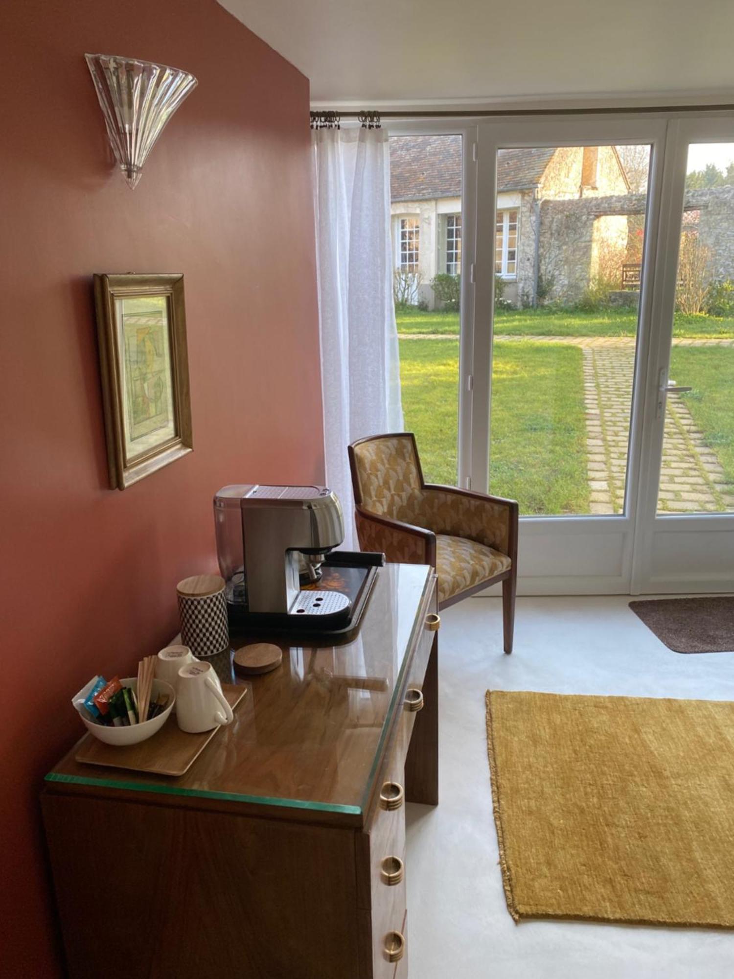 Une Vie En Rose Pressagny l'Orgueilleux Номер фото